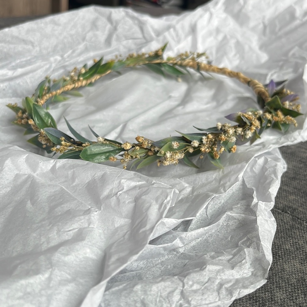 Dried Baby’s Breath Flower Crown